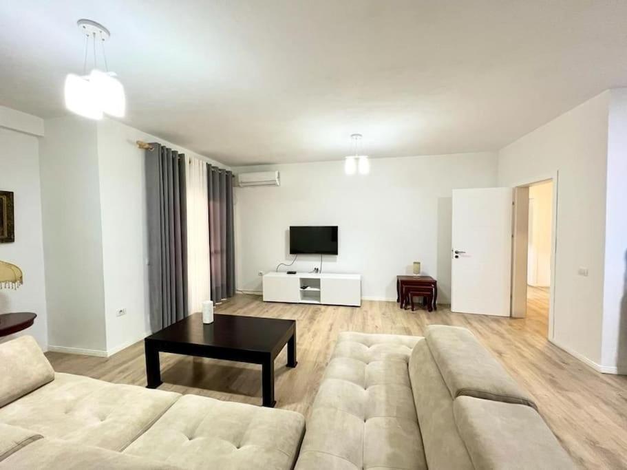 Apartment Family-friendly 2-br In *