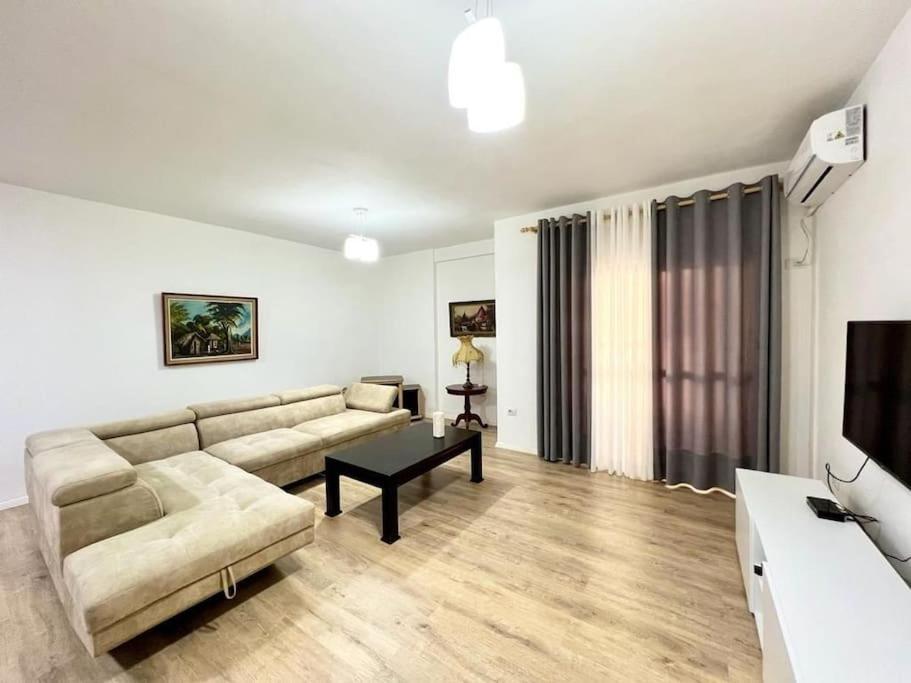 Family-friendly 2-br In Apartment *