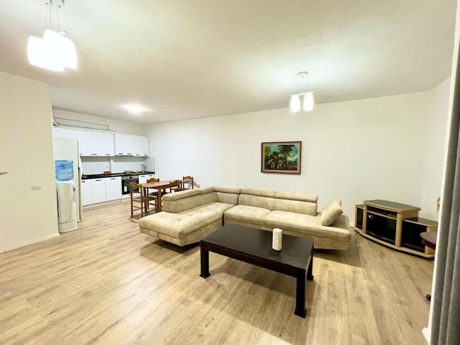 Family-friendly 2-br In *